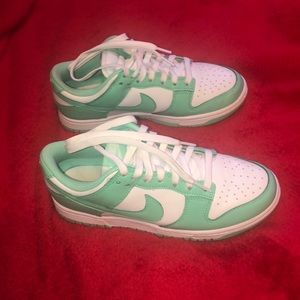 Womens Low Dunk Sneakers
